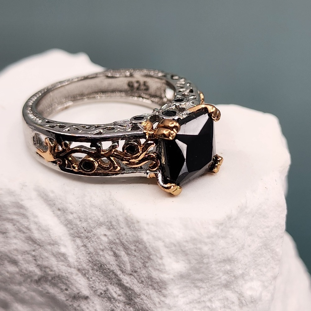 925 Sterling Silver Black Stone Two Tone Gothic Filigree Statement Ring Size 7.5